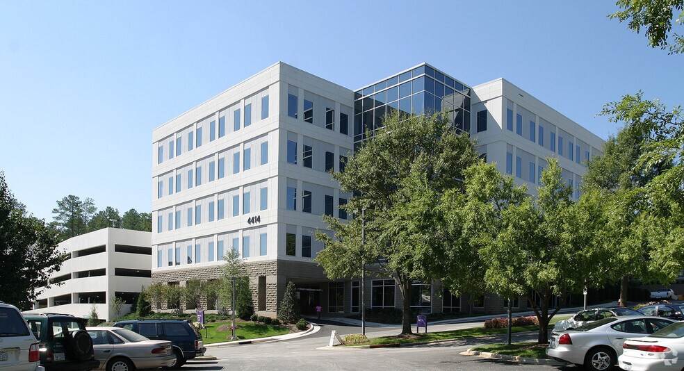 4414 Lake Boone Trl, Raleigh, NC à louer - Photo du bâtiment - Image 2 de 8