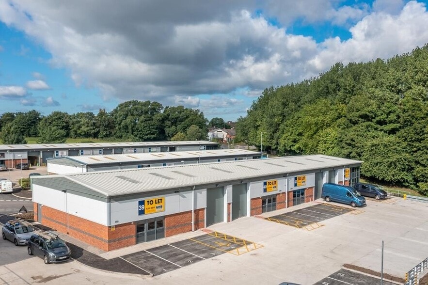College St, St Helens for lease - Primary Photo - Image 2 of 4
