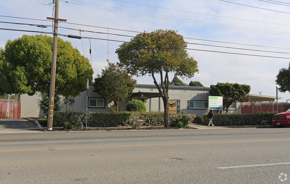 22990 Clawiter Rd, Hayward, CA for lease - Primary Photo - Image 1 of 5