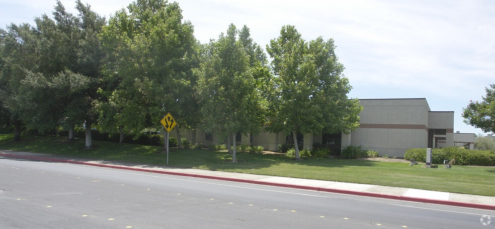 1901 W 10th St, Antioch, CA à vendre - Photo du bâtiment - Image 3 de 4