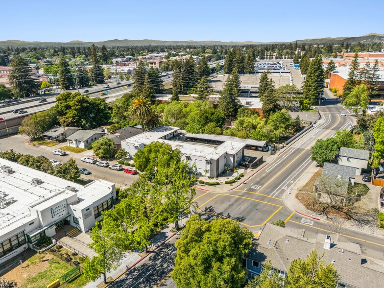 433 Sonoma Ave, Santa Rosa, CA à vendre - Photo du bâtiment - Image 3 de 12