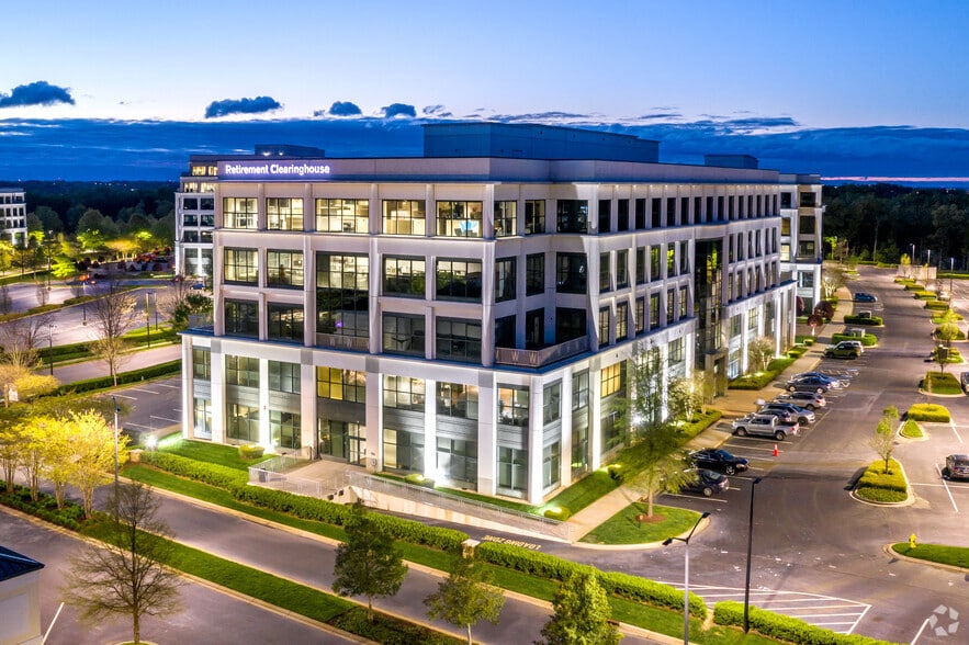 3545 Whitehall Park Dr, Charlotte, NC for lease - Building Photo - Image 2 of 19