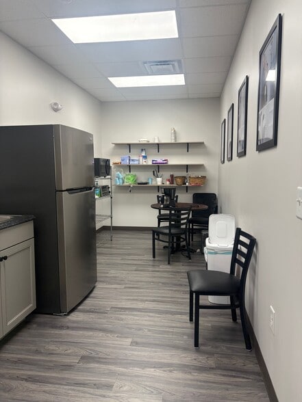 115 Adams St, Kernersville, NC for lease - Building Photo - Image 3 of 10