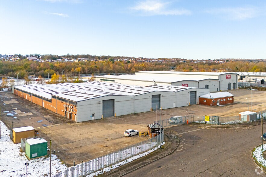 Valley Rd, Wombwell à louer - Photo principale - Image 2 de 6