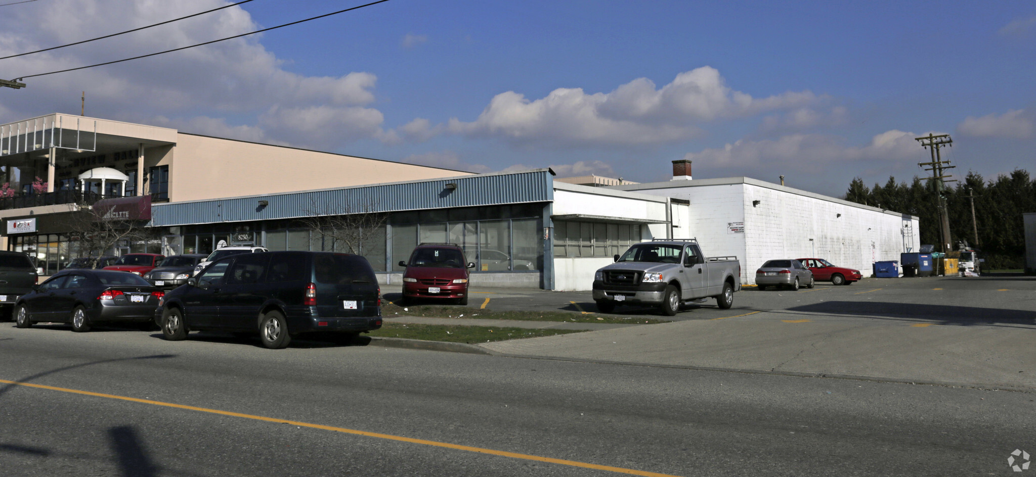 8246-8250 Fraser St, Vancouver, BC for lease Building Photo- Image 1 of 8