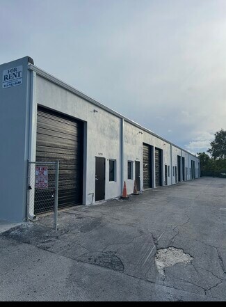 Plus de détails pour 5713-5727 NE 14th Ave, Fort Lauderdale, FL - Local d'activités à louer