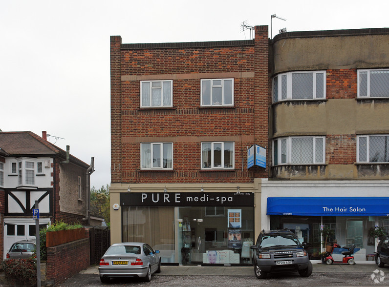 9 Chigwell Rd, London for lease - Building Photo - Image 2 of 4