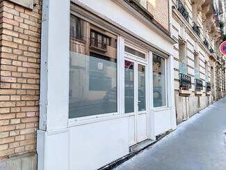 Plus de détails pour Multi-résidentiel à vendre