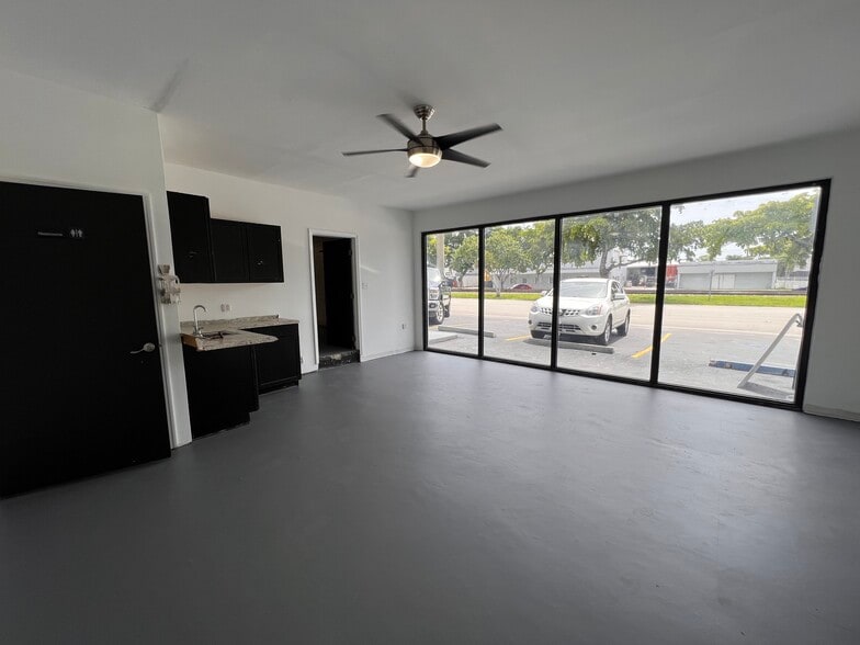 1100 S Dixie Hwy, Hollywood, FL for sale - Interior Photo - Image 3 of 34