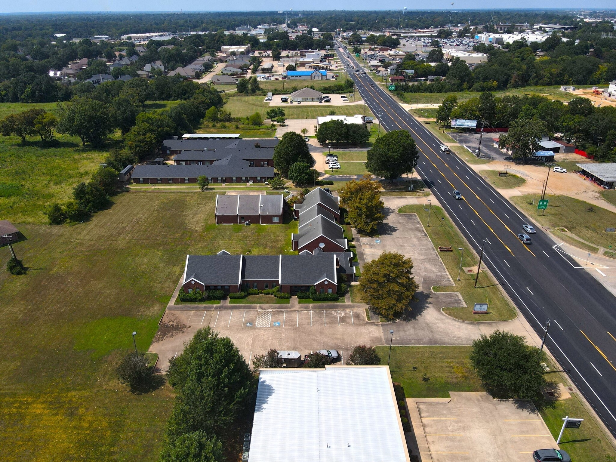 4550 Lamar Ave, Paris, TX for lease Interior Photo- Image 1 of 51