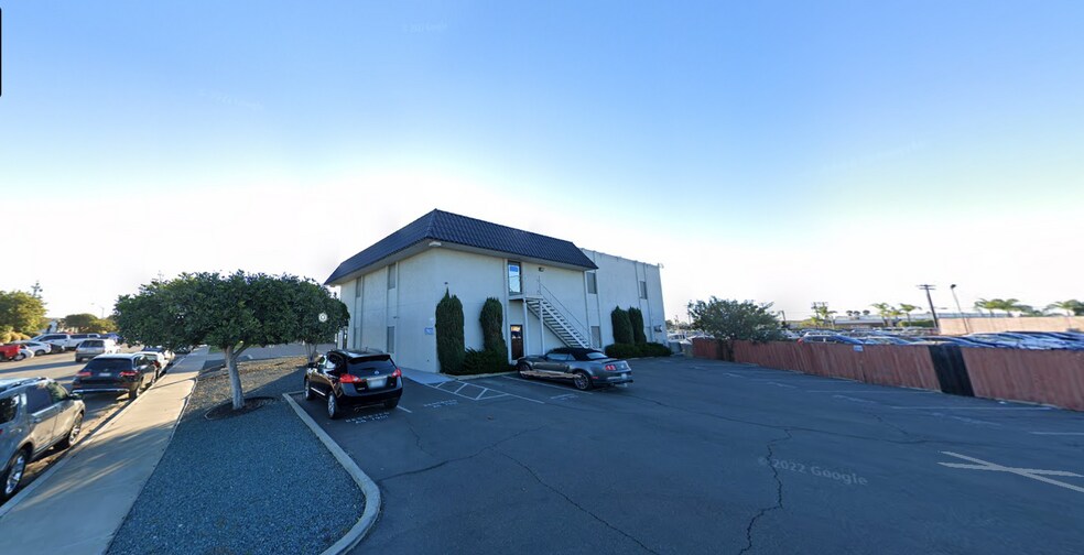 7901 Vickers St, San Diego, CA à louer - Photo du bâtiment - Image 3 de 31