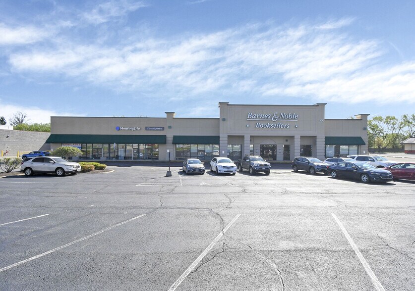 832-840 N Lexington Springmill Rd, Mansfield, OH à louer - Photo du bâtiment - Image 1 de 13