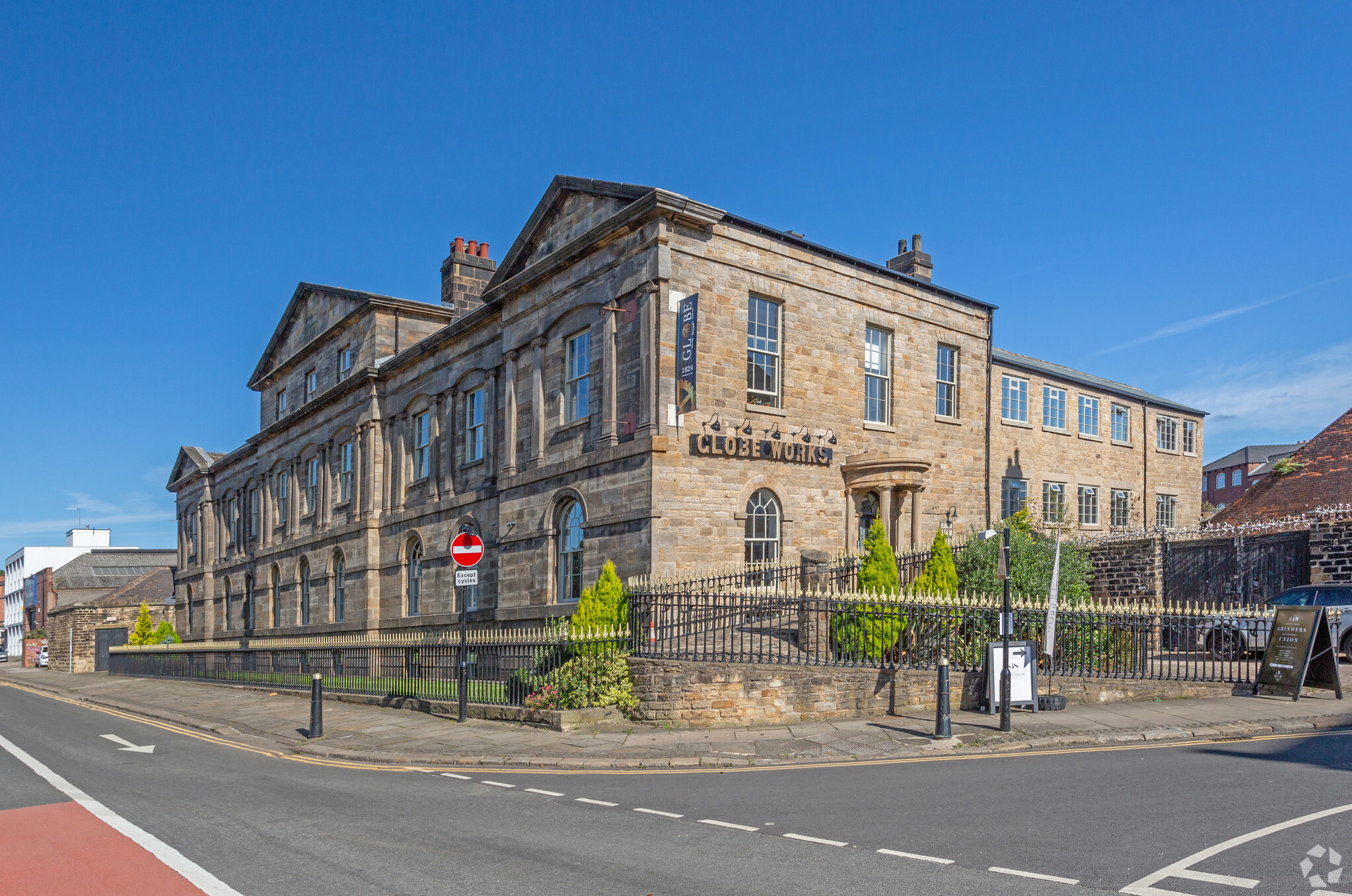 Penistone Rd, Sheffield for lease Primary Photo- Image 1 of 6