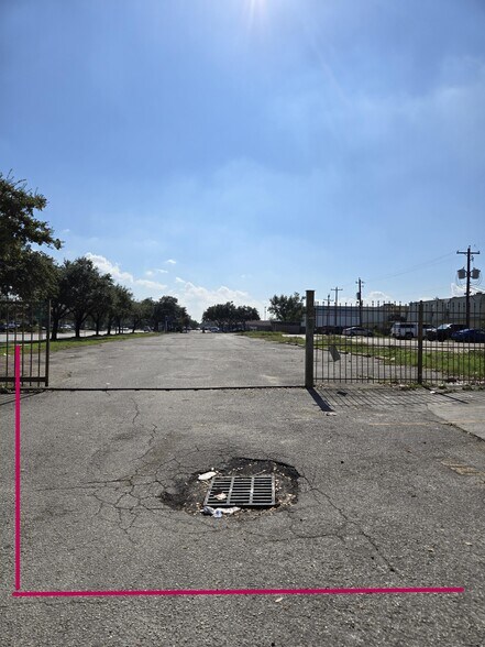 8200 Broadway St, Houston, TX à vendre - Photo du bâtiment - Image 2 de 10