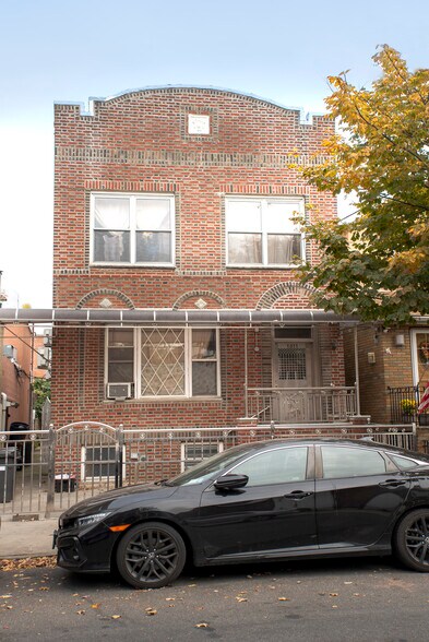 1811 72nd St, Brooklyn, NY à vendre - Photo du bâtiment - Image 1 de 4