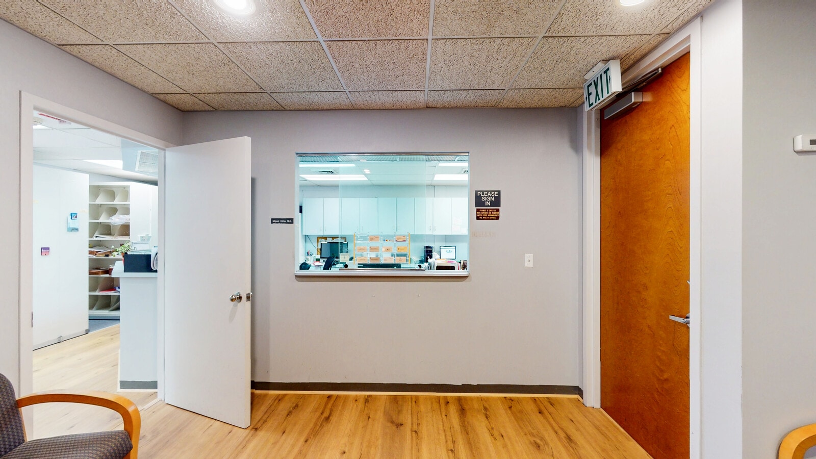 877 Stewart Ave, Garden City, NY 11530 - Unit 28 - - Interior Photo - Image 2 of 9