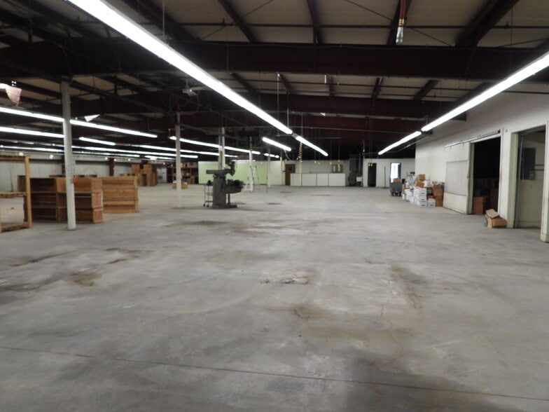 530 State Fair Blvd, Syracuse, NY for lease - Building Photo - Image 3 of 17