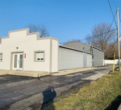 2004 1/2 S Memorial Dr, New Castle, IN for lease Building Photo- Image 2 of 15