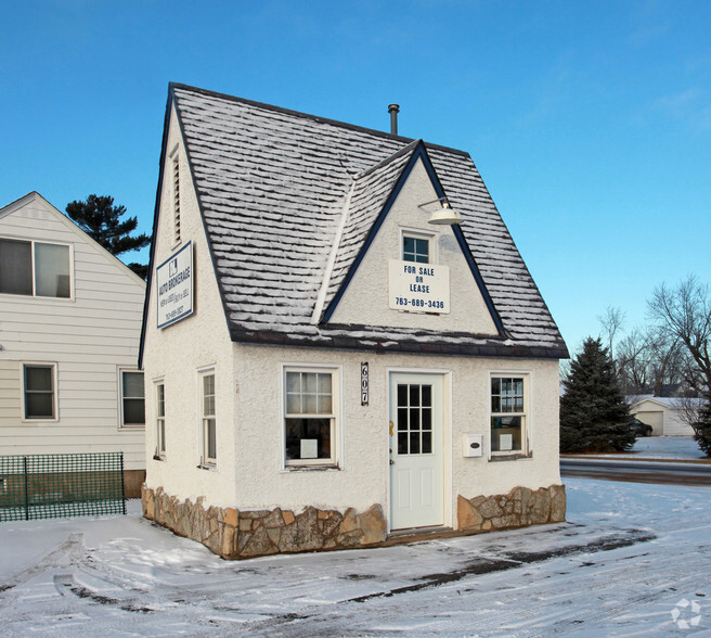 607 S Main St, Cambridge, MN à vendre - Photo du bâtiment - Image 1 de 1