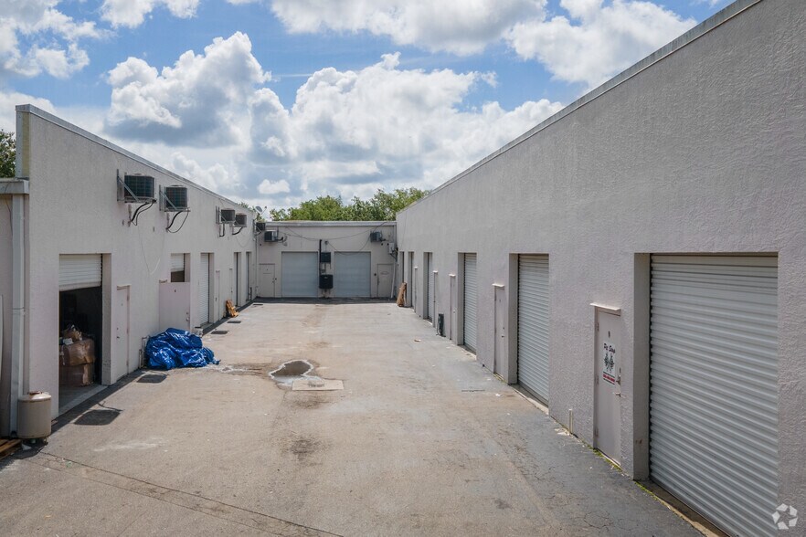 1455 Rail Head Blvd, Naples, FL à louer - Photo du bâtiment - Image 3 de 22