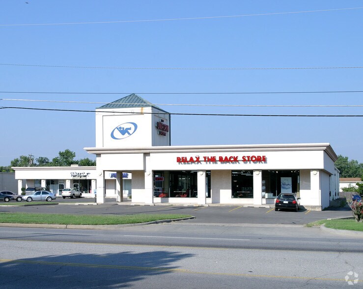 10404 N May Ave Ave, Oklahoma City, OK à vendre - Photo du bâtiment - Image 3 de 8