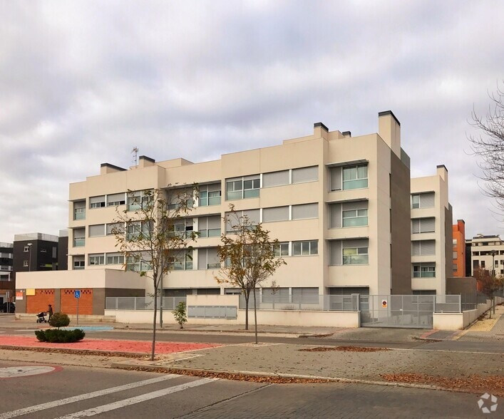 Calle de Beatriz Galindo, 7, Torrejón de Ardoz, Madrid for sale - Building Photo - Image 2 of 2