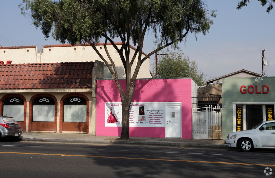 609 W 6th St, Corona, CA for lease - Primary Photo - Image 1 of 2
