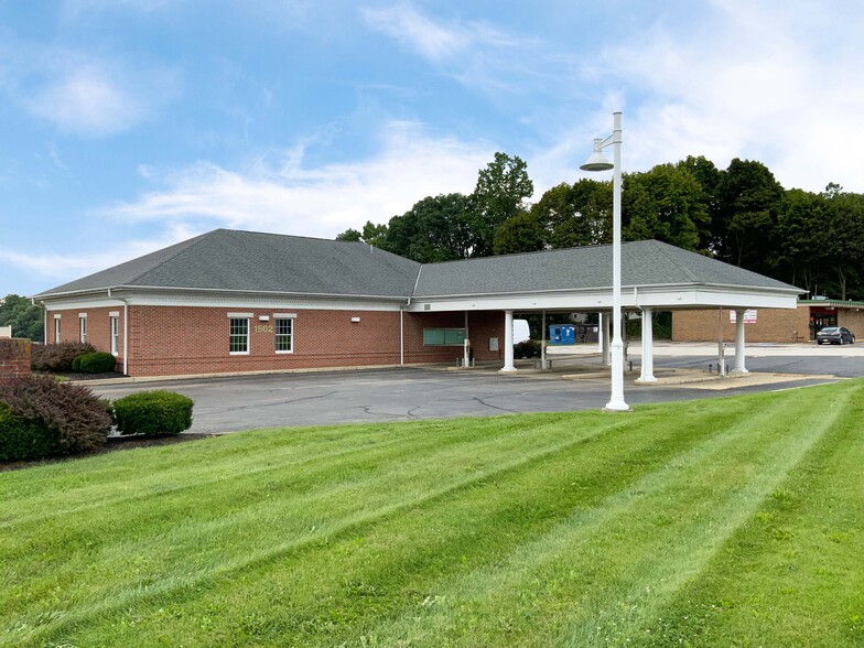 1502 Canton Rd, Akron, OH à vendre - Photo du bâtiment - Image 1 de 1