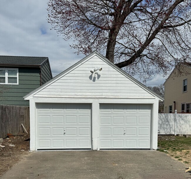 Plus de détails pour 615 E Main St, Stratford, CT - Industriel à louer