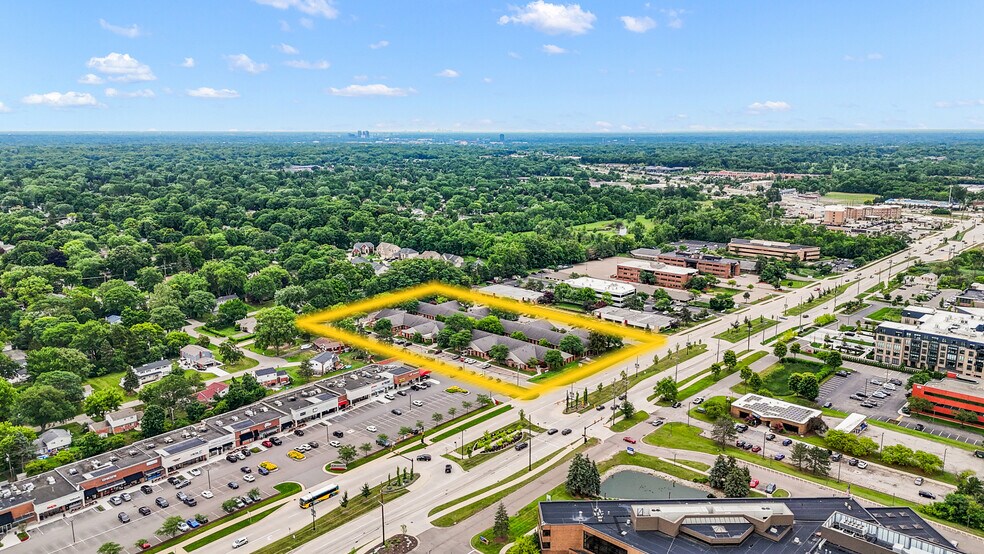 7001 Orchard Lake Rd, West Bloomfield, MI à vendre - Aérien - Image 3 de 5
