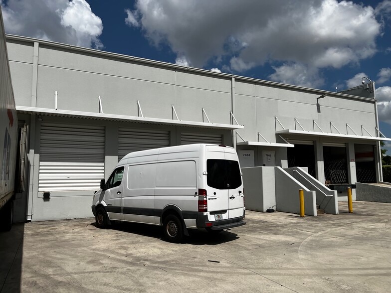 7851-7863 NW 46th St, Doral, FL for lease - Building Photo - Image 2 of 3
