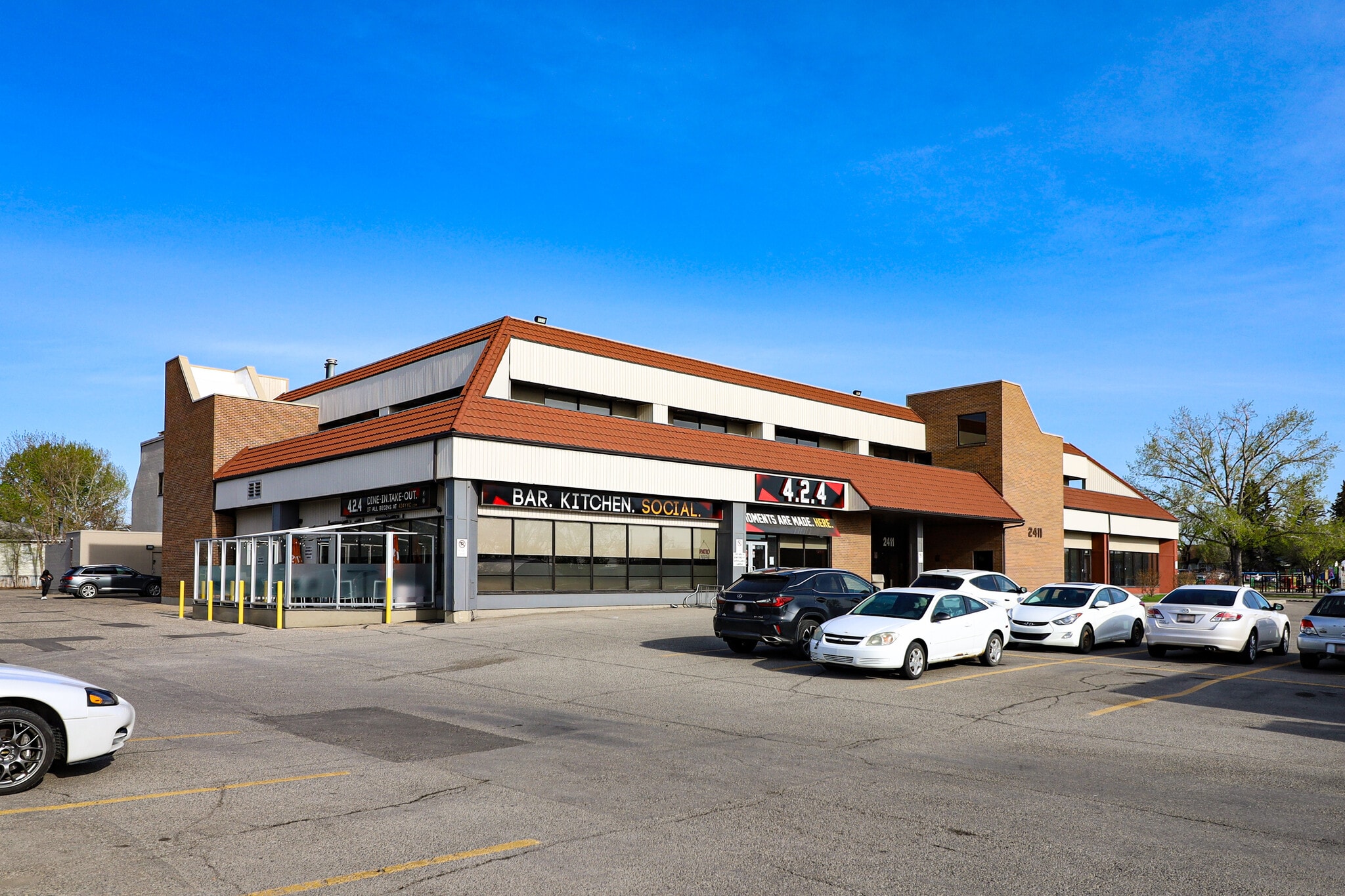 2411 4th St NW, Calgary, AB à louer Photo principale- Image 1 de 12