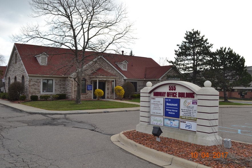 555 Barclay Cir, Rochester Hills, MI for lease - Building Photo - Image 3 of 4