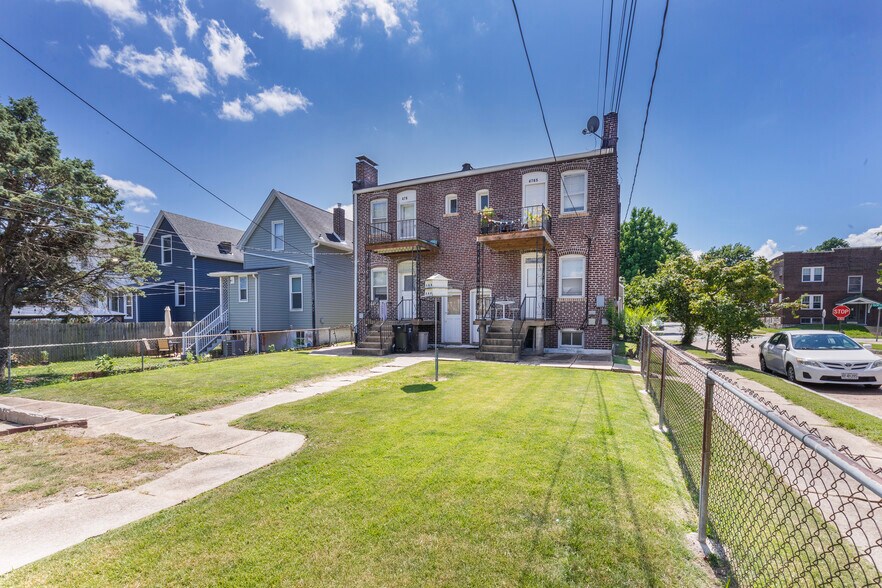 4763-4765 Goethe Ave, Saint Louis, MO à vendre - Photo du bâtiment - Image 3 de 4