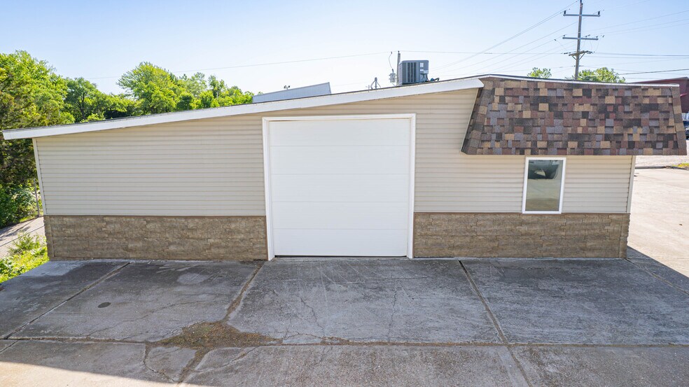 414 Highway 42, Osage Beach, MO à vendre - Photo du bâtiment - Image 3 de 40