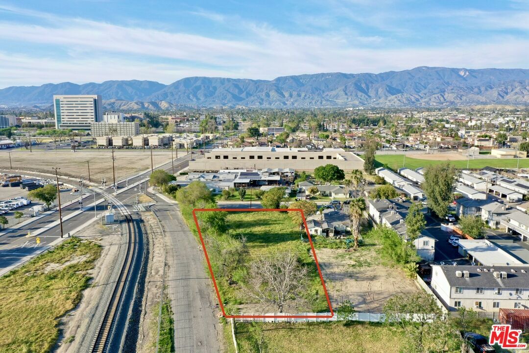 125 Julia St, San Bernardino, CA à vendre Photo principale- Image 1 de 8