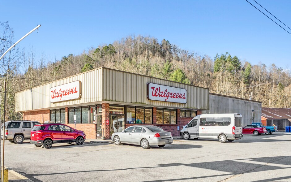 551 Main St N, Mc Kee, KY à louer - Photo principale - Image 1 de 3