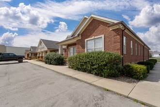 117 E Bryant St, Smithville, TN à louer Photo du bâtiment- Image 1 de 19