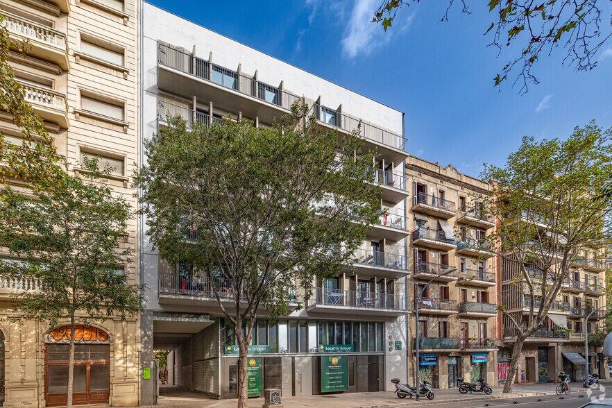 Carrer de la Diputació, 459, Barcelone, Barcelona à louer - Photo du bâtiment - Image 1 de 7