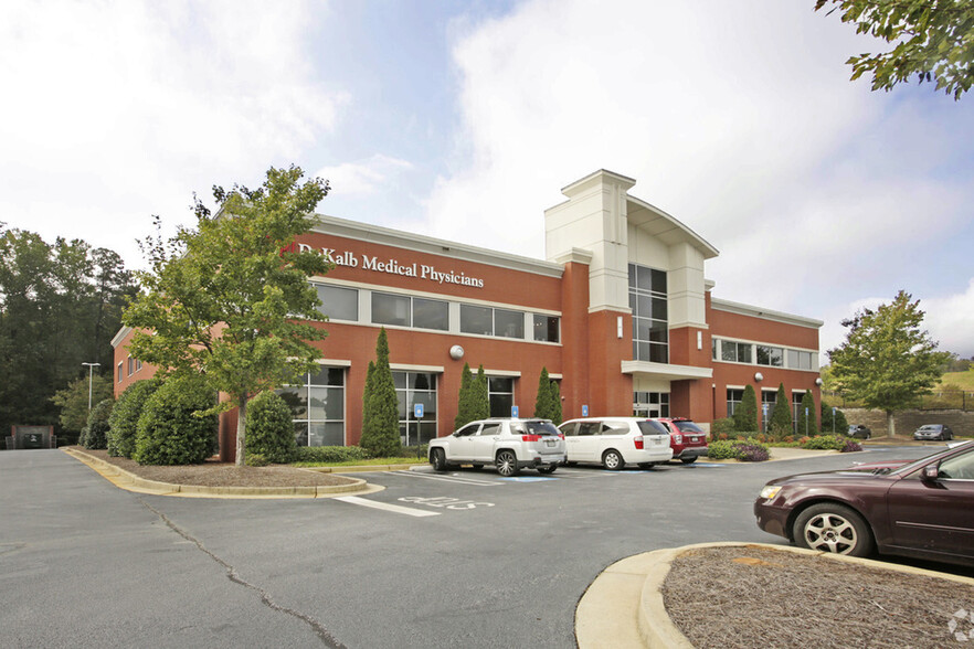 8225 Mall Pky, Lithonia, GA for lease - Building Photo - Image 1 of 2