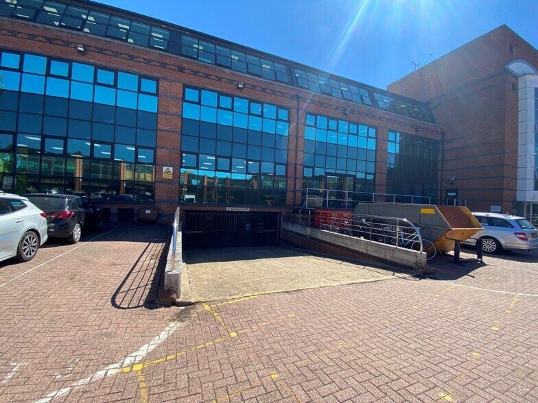 Canbury Park Rd, Kingston Upon Thames à louer - Photo du bâtiment - Image 3 de 19