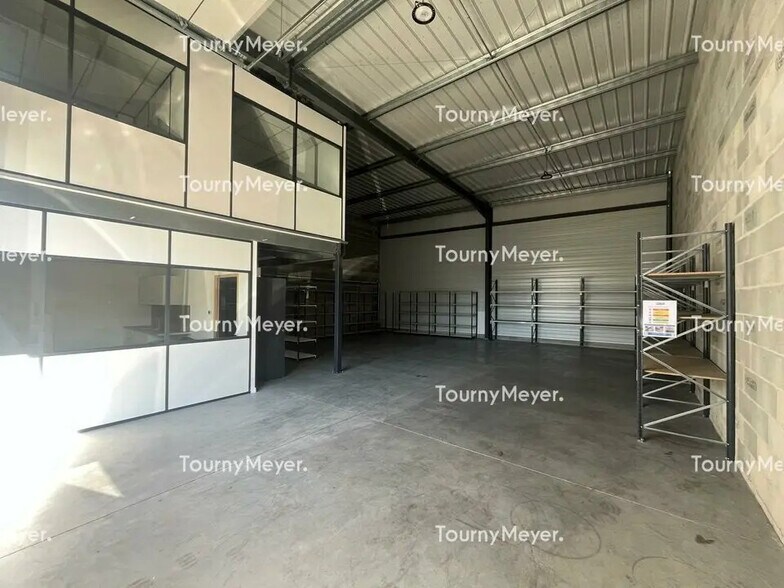 Flex in Villenave-d'Ornon for lease - Interior Photo - Image 3 of 5