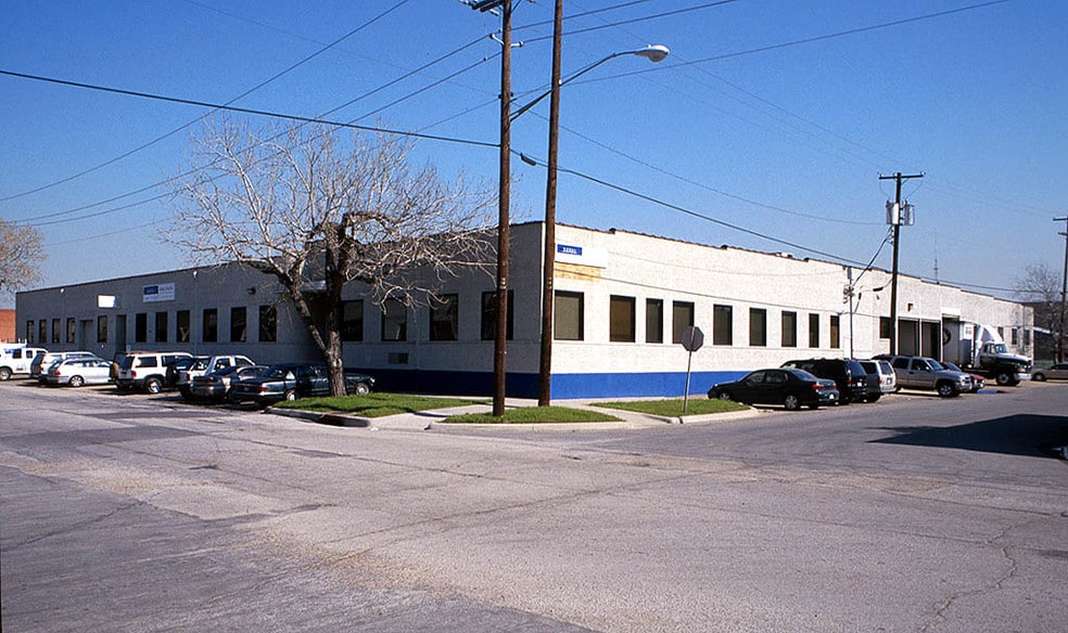 1202 Dragon St, Dallas, TX for lease - Building Photo - Image 2 of 18