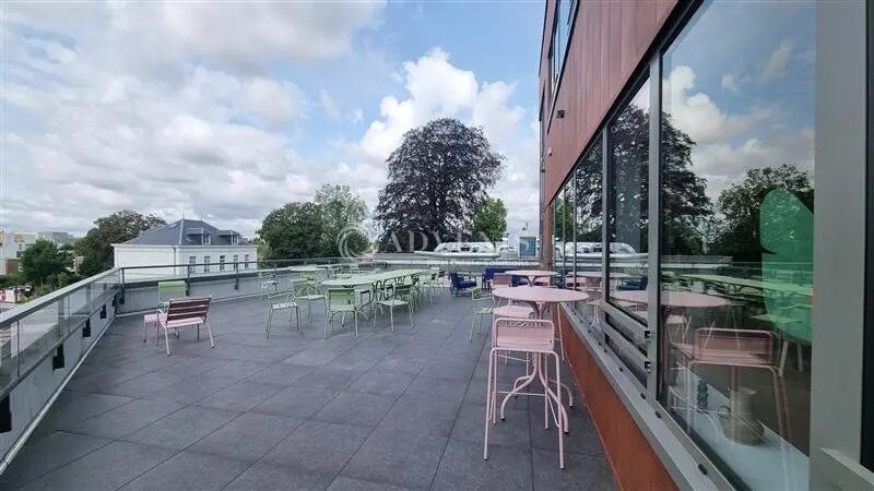 Bureau dans VILLENEUVE-D'ASCQ à louer - Photo du bâtiment - Image 2 de 10