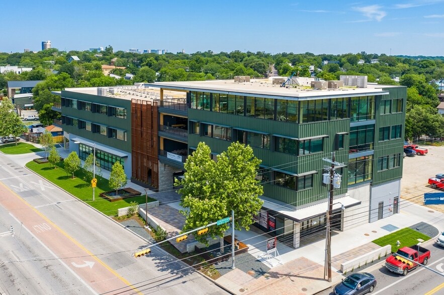2422 E 7th St, Austin, TX à louer - Photo du bâtiment - Image 2 de 13