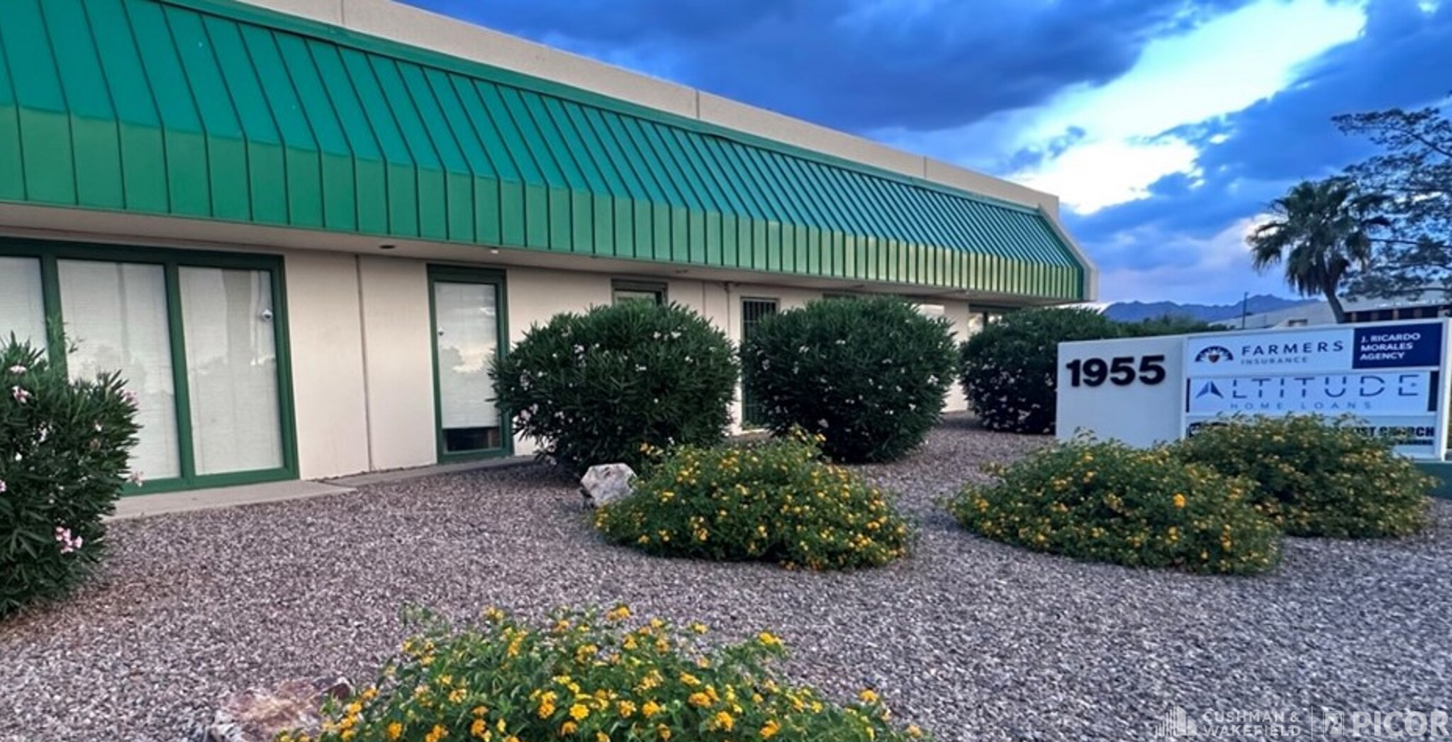 1955 W Grant Rd, Tucson, AZ for lease Interior Photo- Image 1 of 3