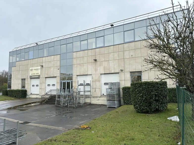 Flex in Chilly-Mazarin for lease - Building Photo - Image 3 of 12