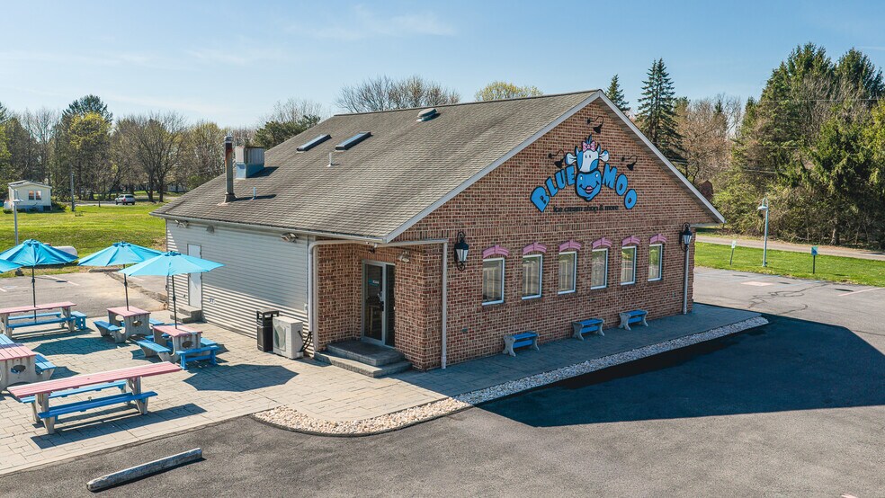 2693 Community Dr, Bath, PA à vendre - Photo du bâtiment - Image 3 de 51