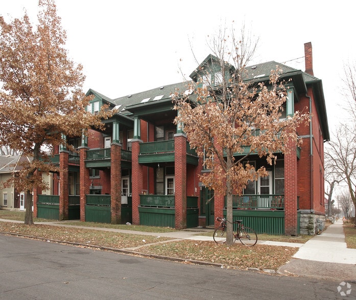 732 Marshall Ave, Saint Paul, MN à vendre - Photo principale - Image 1 de 9