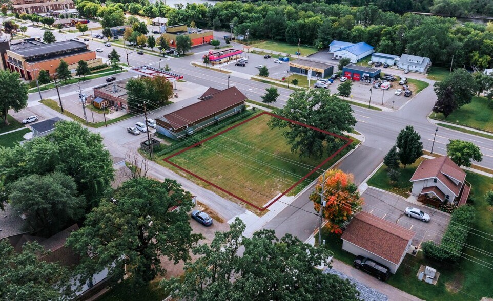 520 N Benton Dr, Sauk Rapids, MN à vendre - Photo du bâtiment - Image 1 de 3